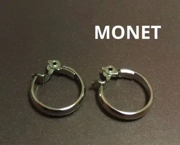 MONET 후프 귀걸이 메탈 소재
