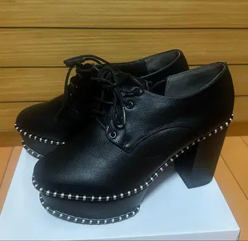 스티치 레이스업 슈즈 통굽 부츠 와이드 힐