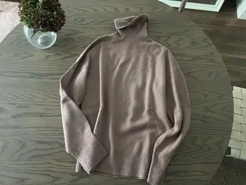 Theory 핑크 베이지 터틀넥 스웨터 S