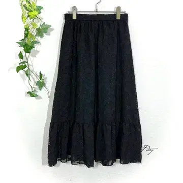 GU 엠보싱 가공 꽃무늬 플레어 스커트 블랙 M 미디