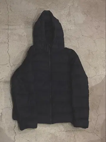 유니클로 울트라 라이트 다운 사이즈 M