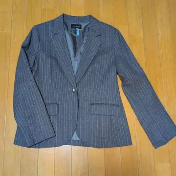 그레이 스트라이프 수트