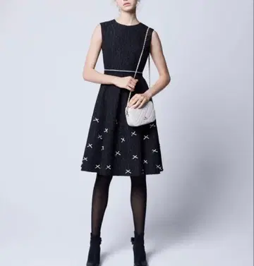 겨울 무릎 기장 원피스 블랙