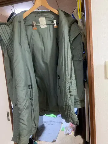 올리브 그린 밀리터리 자켓