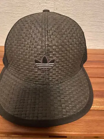 adidas 메쉬 트래커 캡 블랙 초레어 빈티지