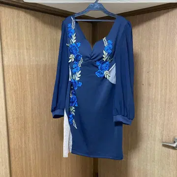 네이비 드레스 파란 꽃 자수 Tika 티카