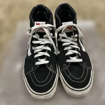 VANS Sk8-Hi 블랙/화이트 스니커즈