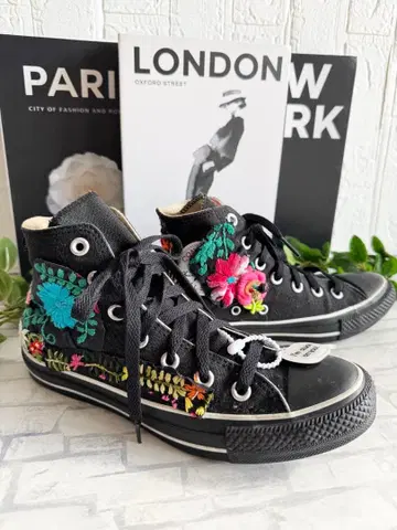 한 점뿐인 핸드메이드 컨버스 하이컷 스니커즈 24cm