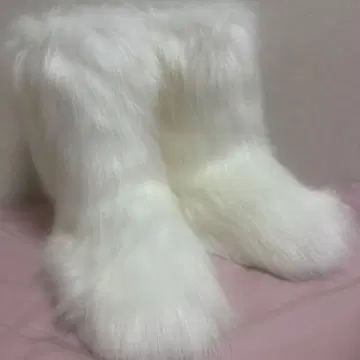 화이트 퍼 어그 부츠