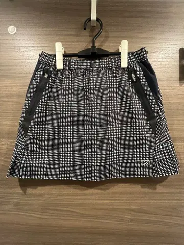 EARLY GATES 체크 무늬 스커트