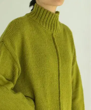 바칸시 센터라인 오프 터틀 니트 루즈핏