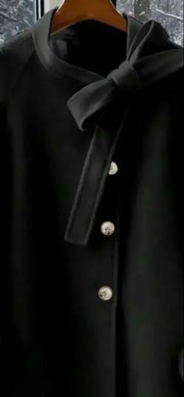 블랙 리본 코트