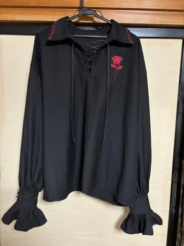 쿄젠 장미 자수 블라우스