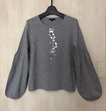 TO BE CHIC 투 비 시크 꽃무늬 스팽글 비즈 티셔츠