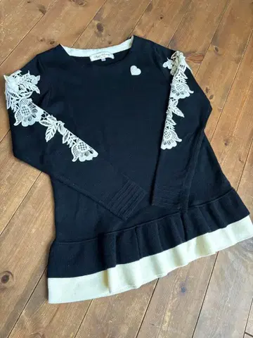 [ 새상품급 ] 슈퍼 뷰티 레이스 소매 니트탑 38 블랙