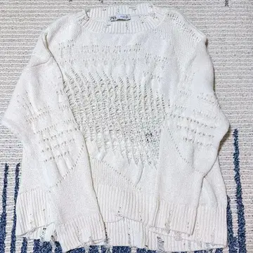 [ 새상품급 ] ZARA 화이트 뜨개질 디자인 니트 스웨터
