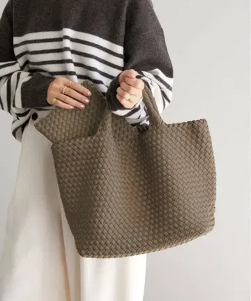 NAGHEDI 나게디 St Barths Large 토트백