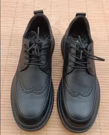 블랙 통굽 윙칩 비즈니스 슈즈