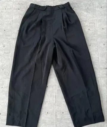 블랙 슬랙스 팬츠 테이퍼드 깔끔한 출퇴근 오피스 캐주얼