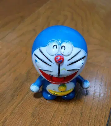 쇼가쿠칸 도라에몽 피규어