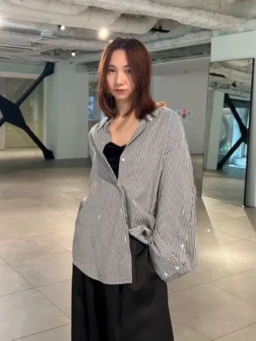 FRAY I.D 턱 슬리브 셔츠