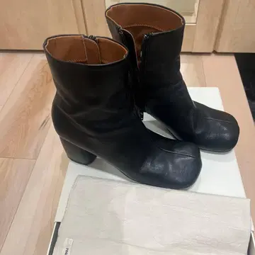 TODAYFUL 스퀘어 숏 부츠 블랙 37 사이즈