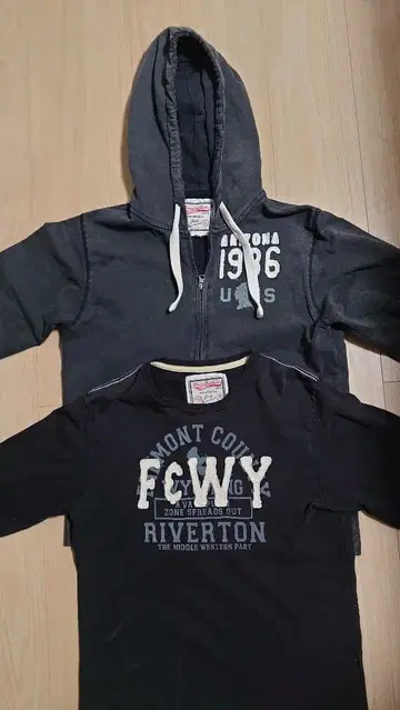 다크 그레이 후드 부착 후드티 1986년