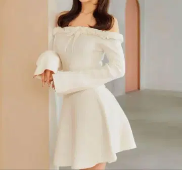 다리치 오프숄더 니트 미니 원피스