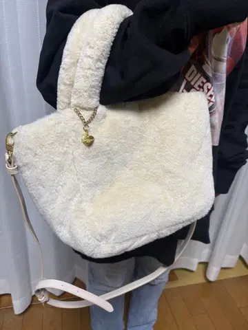 FEILER 아이보리 퍼 핸드백