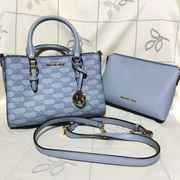MICHAEL KORS 라이트 블루 토트백