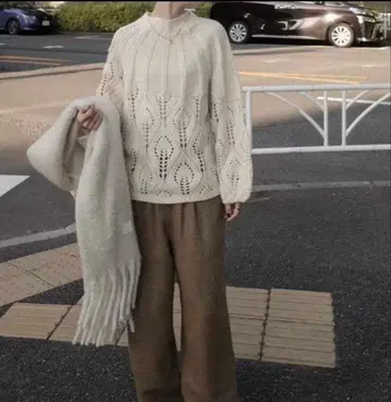 Eaphi LEAF PATTERN OVER KNIT