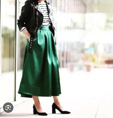 SHE Tokyo 도쿄 스테디셀러 Anna 스커트 새상품급