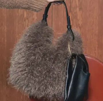 LOWELLthings 로웨일싱스 퍼 숄더백 모카