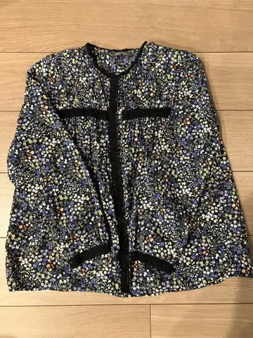 새상품급 퐁데샤롱 꽃무늬 블라우스