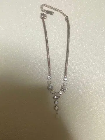 AMARO 꽃과 나비 모티브 목걸이