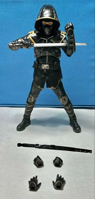 피규아트 로닌 결품 있음