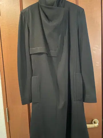 블랙 롱 코트 프론트 지퍼