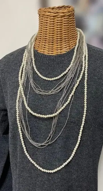 펄과 비즈의 레이어드 목걸이