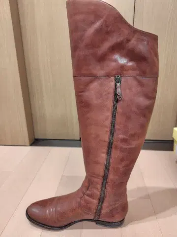 콜한 브라운 가죽 롱 부츠 사이드 지퍼 부착