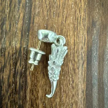 블러디 마리 귀걸이