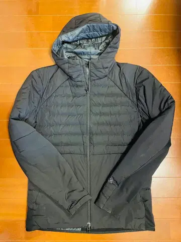 Lululemon 후드 부착 다운 자켓 블랙