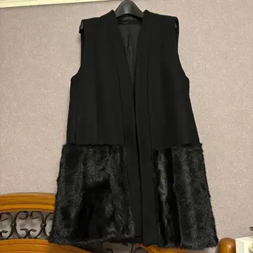 ZARA WOMAN 블랙 퍼 베스트