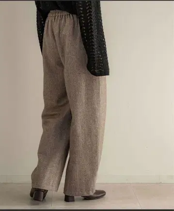 NOAHL 헤링본 커브 팬츠