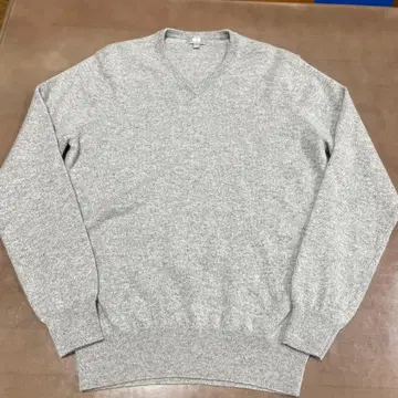 그레이 V넥 니트 스웨터 유니클로 캐시미어 사이즈 L