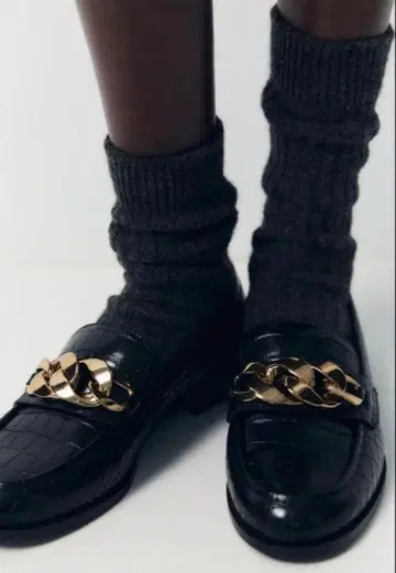 ZARA 체인 장식 리프 가공 모카신 로퍼 26.5cm 41