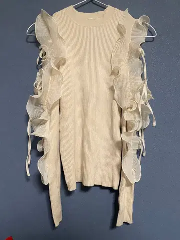 스나이델 프릴 니트