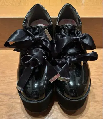 지뢰계 고스로리 통굽 신발 에나멜 사이즈 L 24cm 에나멜 신발