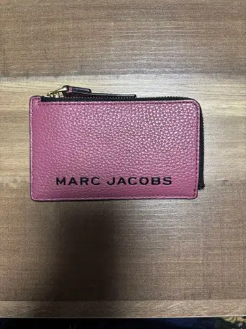 마크제이콥스 프래그먼트 키케이스