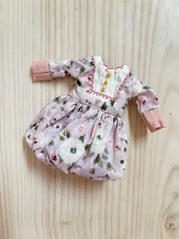 팝마트 브라이스 아웃핏 꽃무늬 드레스