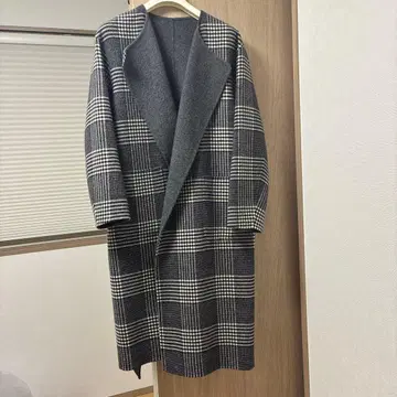 리버서블 체크 무늬 울 롱 코트